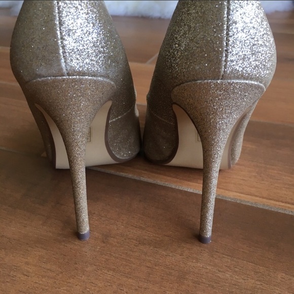 Steve Madden Gold Glitter Court Shoe Heels - Picture 4 of 6